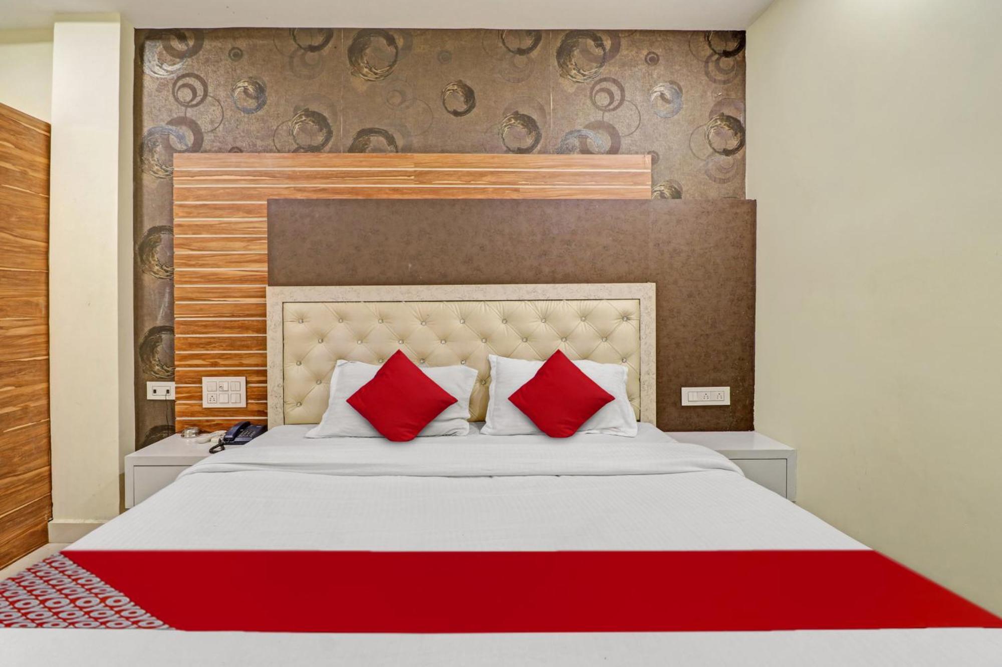 Hotel O Aditya Grand Inn Guntūr Екстериор снимка