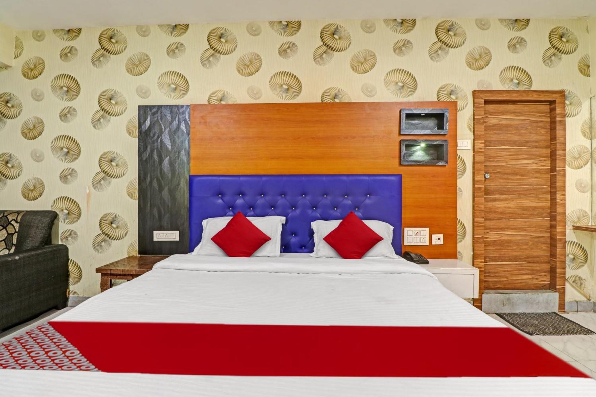 Hotel O Aditya Grand Inn Guntūr Екстериор снимка